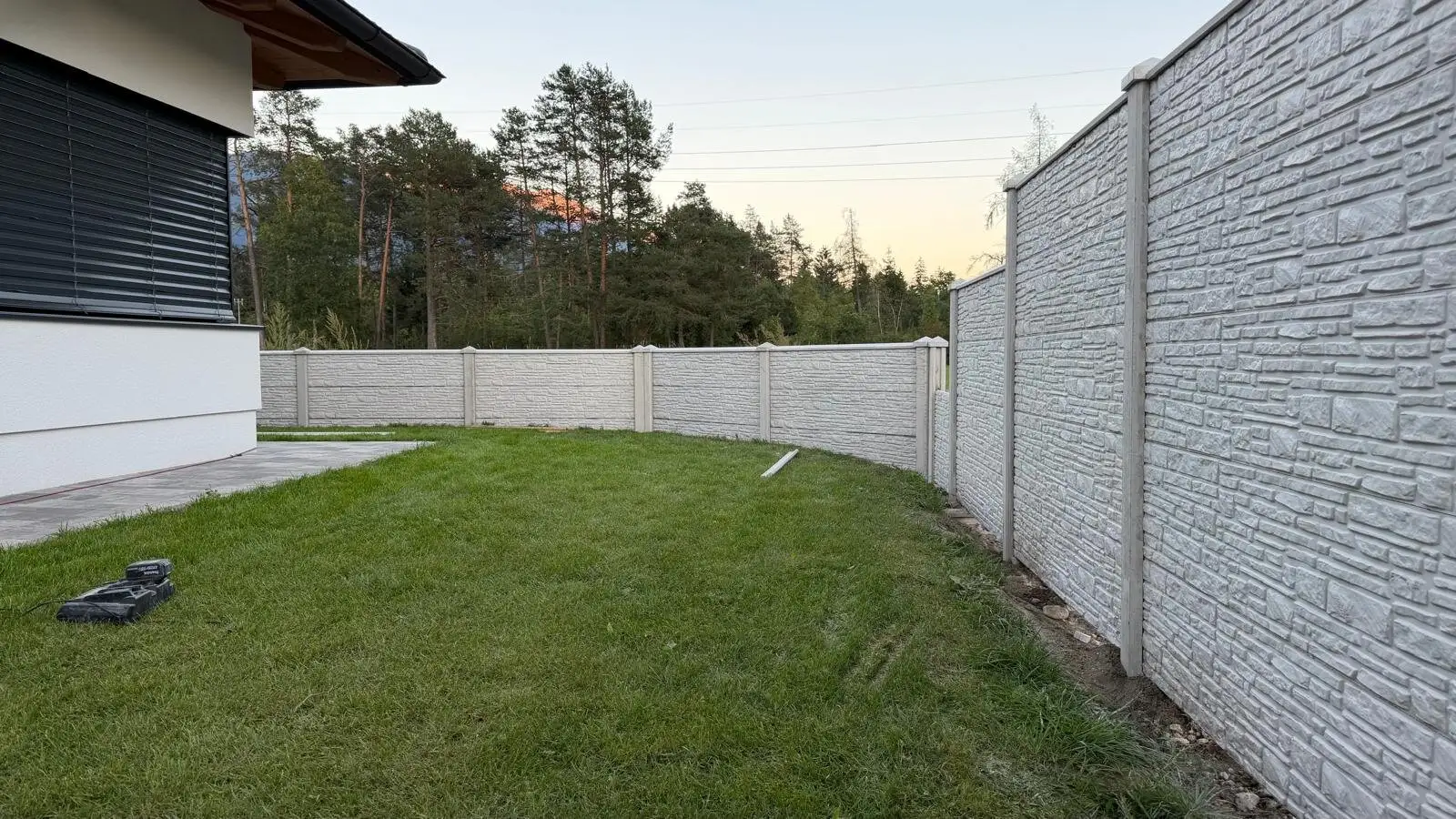 Betonzaun Tristach